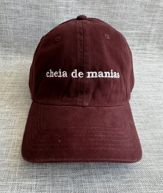 Boné Cheia de Manias